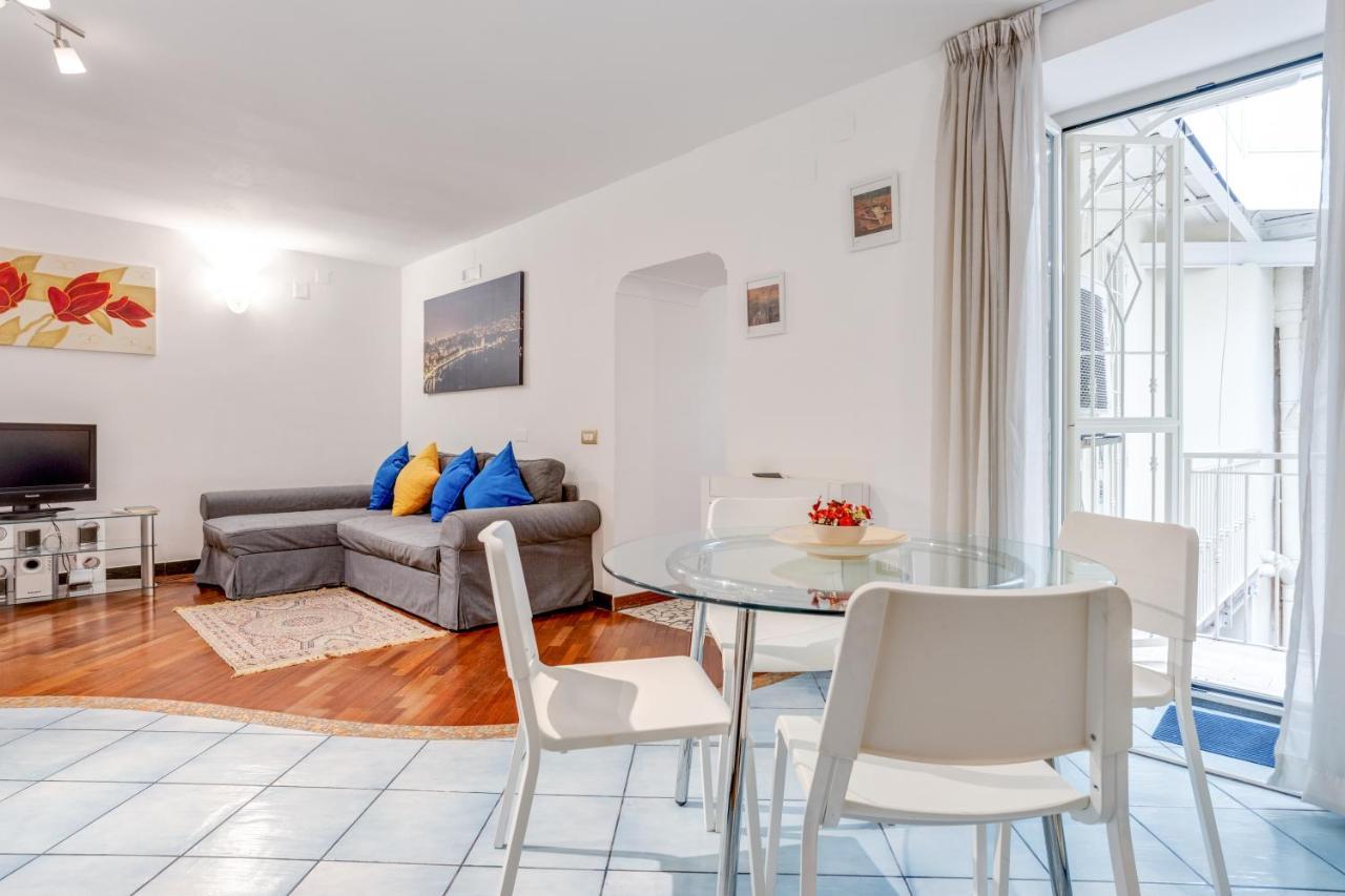 Guesthost - Casa Querida Central & Elegant Flat نابولي المظهر الخارجي الصورة