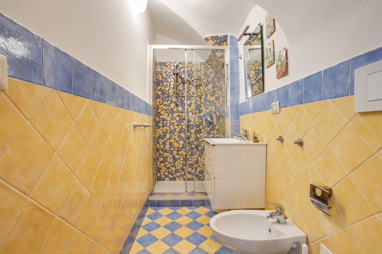 Guesthost - Casa Querida Central & Elegant Flat نابولي المظهر الخارجي الصورة