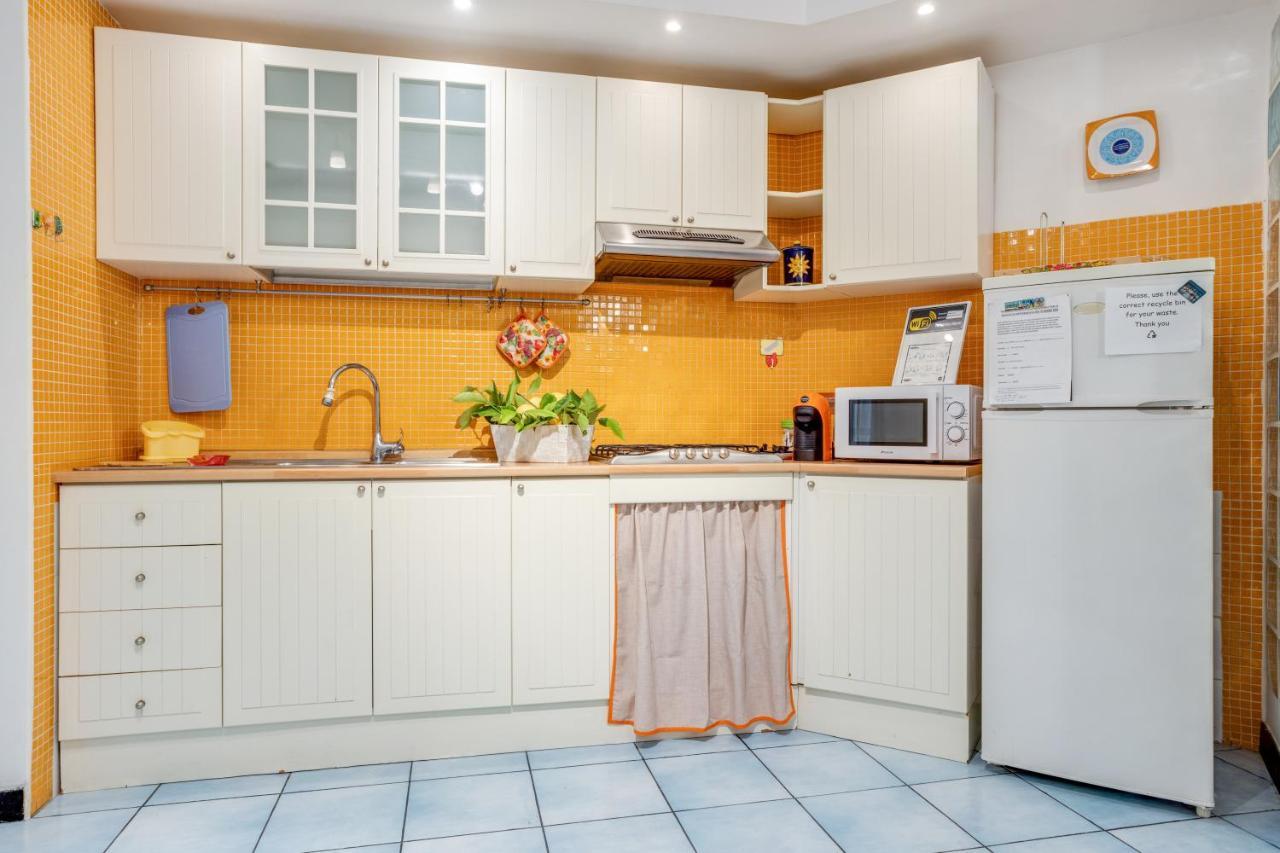 Guesthost - Casa Querida Central & Elegant Flat نابولي المظهر الخارجي الصورة