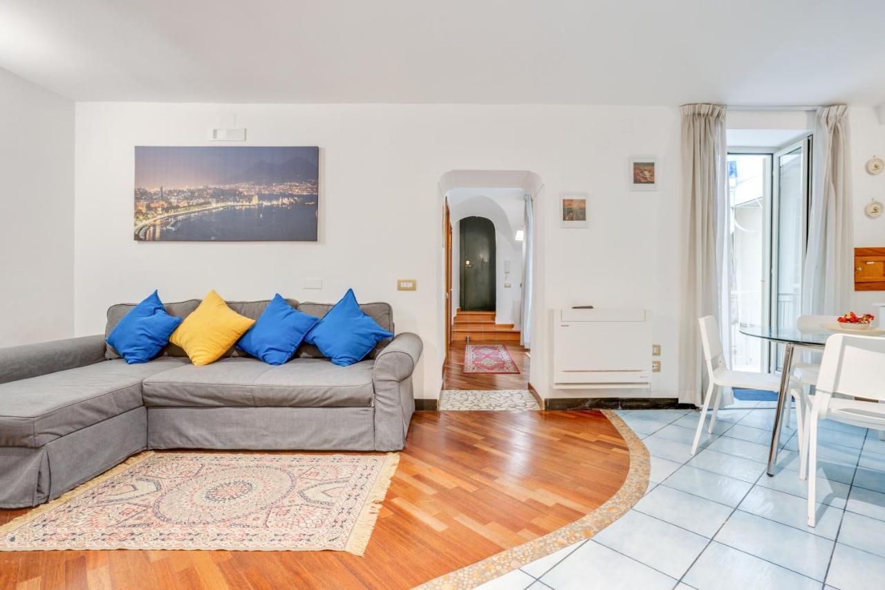 Guesthost - Casa Querida Central & Elegant Flat نابولي المظهر الخارجي الصورة