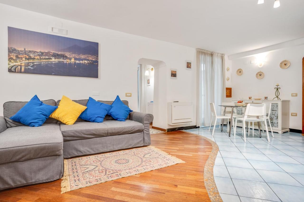 Guesthost - Casa Querida Central & Elegant Flat نابولي المظهر الخارجي الصورة